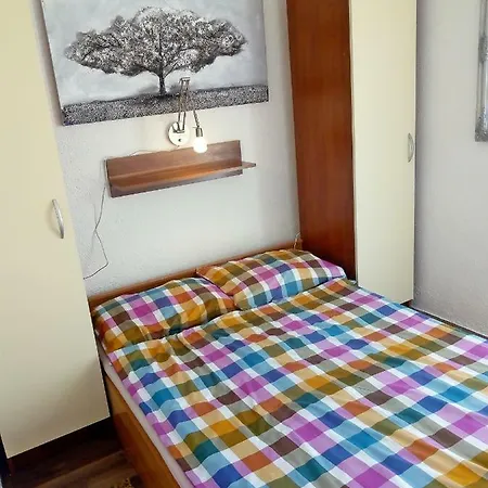 Mara I Ante Apartment Primosten