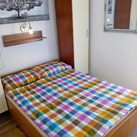 Mara I Ante Apartment Primosten